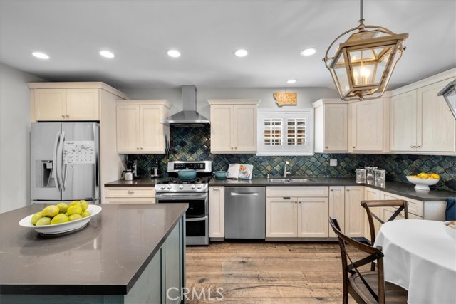 430 Avenue E, Redondo Beach, California 90277, 3 Bedrooms Bedrooms, ,2 BathroomsBathrooms,Residential,Sold,Avenue E,SB23162871