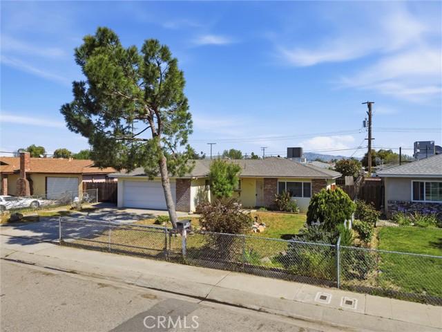 Detail Gallery Image 6 of 29 For 334 N Argyle St, Porterville,  CA 93257 - 3 Beds | 2 Baths