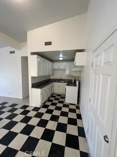 Detail Gallery Image 5 of 6 For 1922 1924 Bunker, South El Monte,  CA 91733 - 3 Beds | 1 Baths