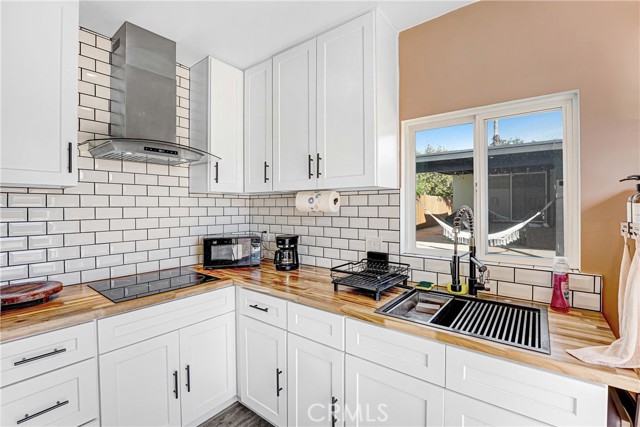 Detail Gallery Image 3 of 10 For 14828 Saticoy #B,  Van Nuys,  CA 91405 - 1 Beds | 1 Baths