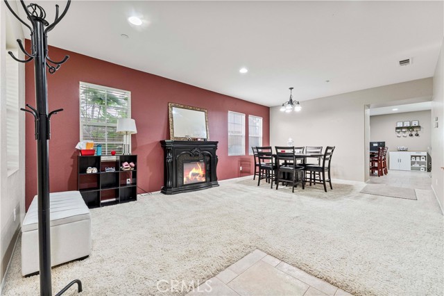 Detail Gallery Image 5 of 42 For 15601 N Peak Ln, Fontana,  CA 92336 - 4 Beds | 3 Baths