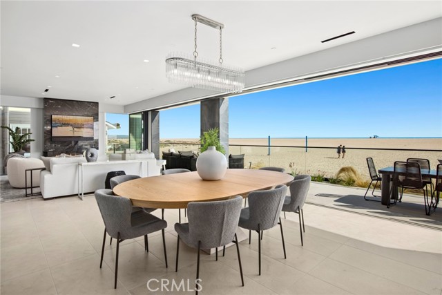 706 W Oceanfront, Newport Beach CA: https://media.crmls.org/medias/71a856f0-8e73-4a92-b9fb-f9336cc14a4a.jpg