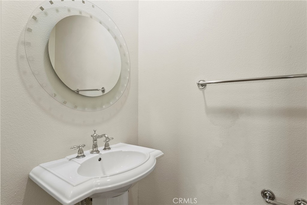 https://media.crmls.org/medias/71a9f02c-a3d2-46bb-8783-26a7add04faa.jpg?preset=X-Large