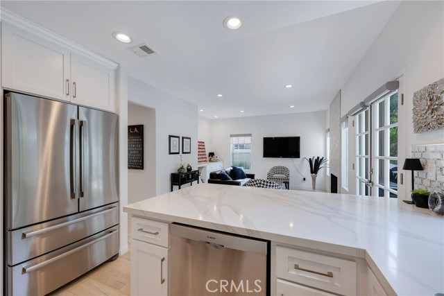 939 Blue Mountain, Westlake Village CA: https://media.crmls.org/medias/71aa1d65-1b96-450d-bf70-89d53e60b1dc.jpg
