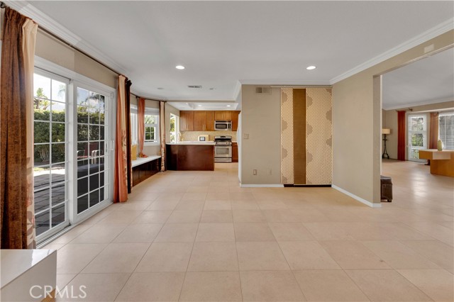 Detail Gallery Image 15 of 39 For 907 Pineridge St, Upland,  CA 91784 - 4 Beds | 2/1 Baths