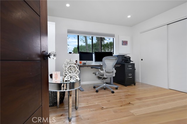 4751 Del Moreno Drive, Woodland Hills CA: https://media.crmls.org/medias/71ab4b3c-5601-4ed8-afef-fa9ef8f66fa5.jpg