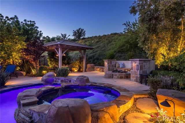 17138 Hickory Ridge Court, Canyon Country CA: https://media.crmls.org/medias/71abb341-6dfc-43c3-84d4-74e7e99e4abd.jpg