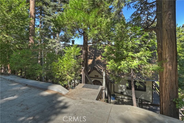 28545 Wabash Drive, Lake Arrowhead CA: https://media.crmls.org/medias/71acbb6b-4f43-4b31-adc6-5cb8b8602fe9.jpg