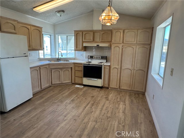 Detail Gallery Image 3 of 13 For 1010 Terrace #127,  San Bernardino,  CA 92410 - 2 Beds | 1 Baths