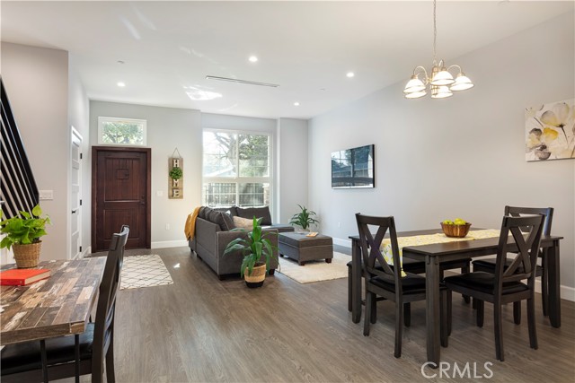 Detail Gallery Image 10 of 27 For 3236 Royal Oaks Dr #2,  Thousand Oaks,  CA 91362 - 3 Beds | 2/1 Baths