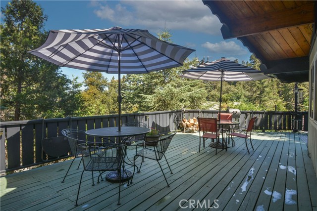 Detail Gallery Image 11 of 27 For 1121 Chateau Dr, Crestline,  CA 92325 - 2 Beds | 2 Baths
