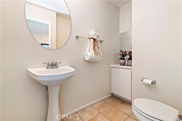 Detail Gallery Image 5 of 11 For 1508 Haddington Dr, Riverside,  CA 92507 - 3 Beds | 2/1 Baths