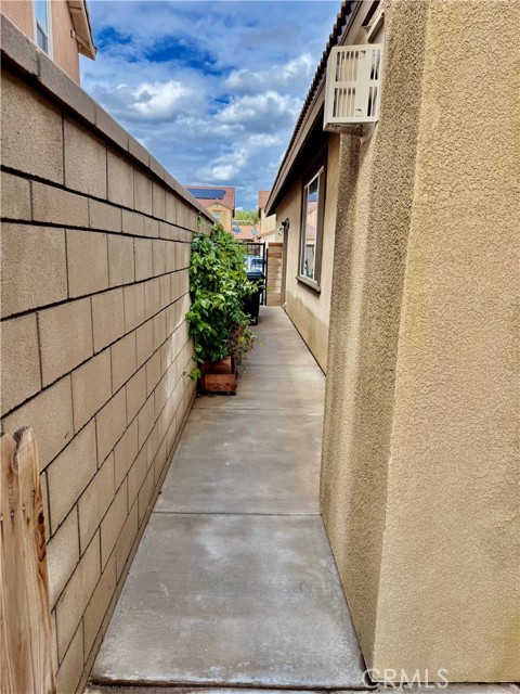 Detail Gallery Image 33 of 37 For 12003 Santiam Ct, Jurupa Valley,  CA 91752 - 3 Beds | 2 Baths