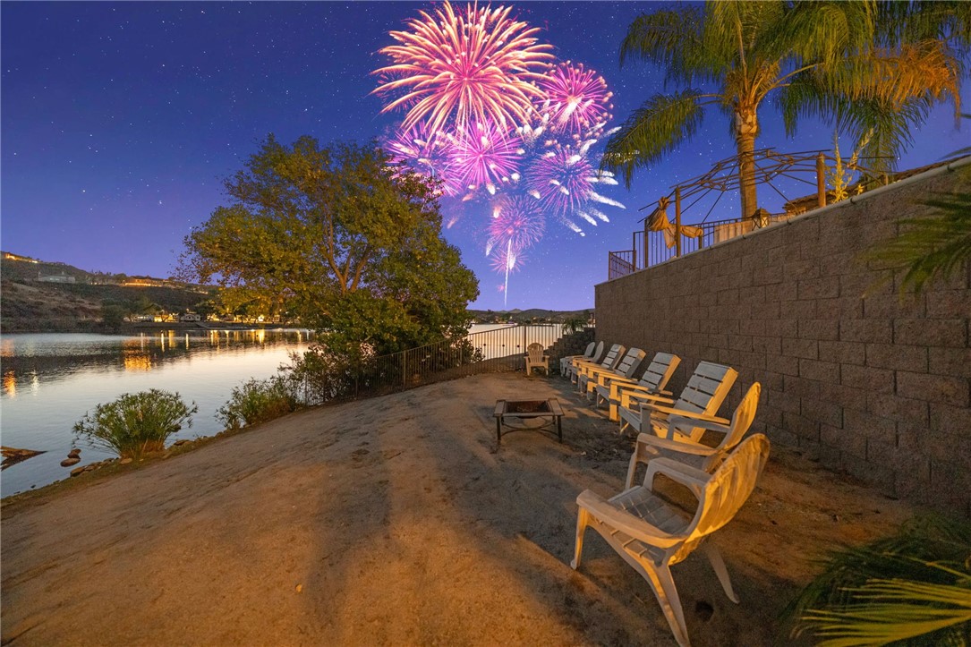 Detail Gallery Image 12 of 75 For 22001 Loch Lomond Dr, Canyon Lake,  CA 92587 - 6 Beds | 4/2 Baths