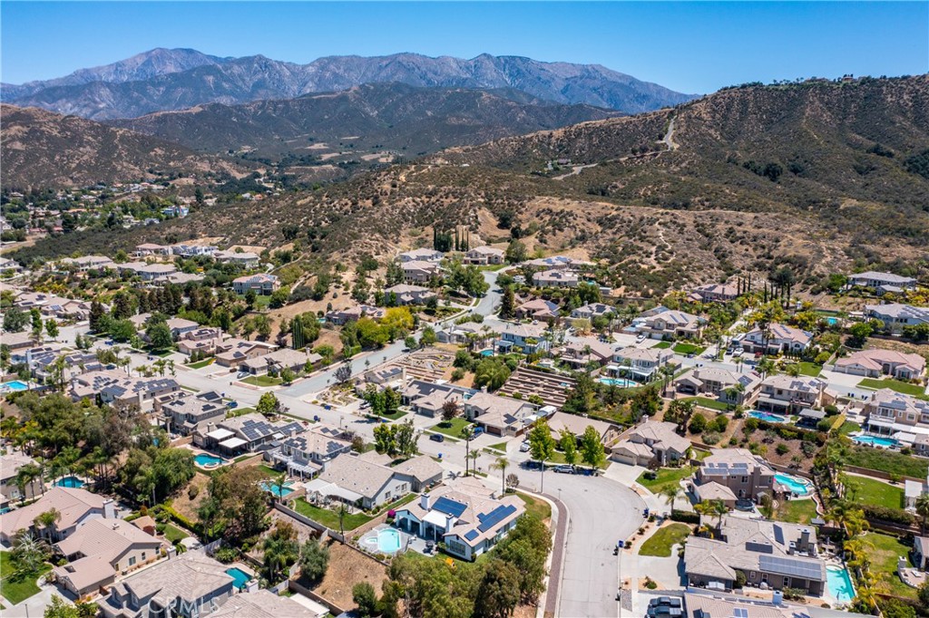 https://media.crmls.org/medias/71adf810-7843-4d3e-b1ca-f73e7c73c196.jpg?preset=X-Large