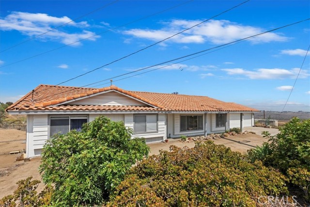 20061 Lounsberry Road, Perris CA: https://media.crmls.org/medias/71ae61c4-a617-464c-9f16-d6114c4080c3.jpg