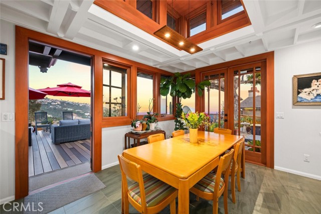 1687 Temple Hills Drive, Laguna Beach CA: https://media.crmls.org/medias/71aea423-84b4-4b30-b1e5-4aeef19f51ef.jpg