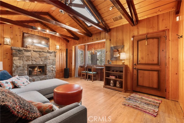 Detail Gallery Image 9 of 39 For 993 Partridge Rd, Wrightwood,  CA 92397 - 2 Beds | 2 Baths