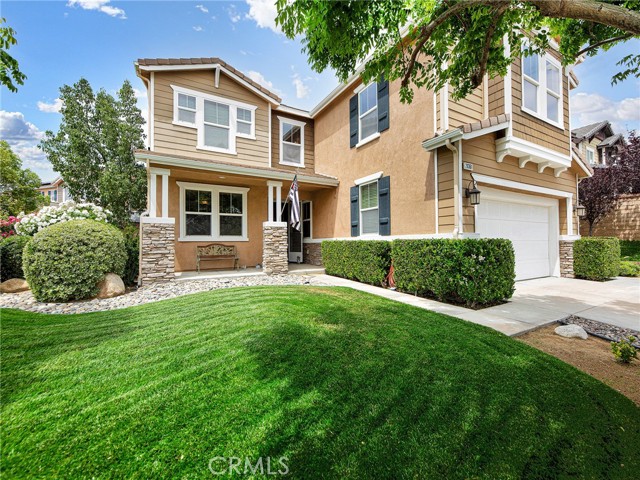 20361 Julia Lane, Saugus CA: https://media.crmls.org/medias/71aff709-42d0-40cf-bb85-49e87591826c.jpg