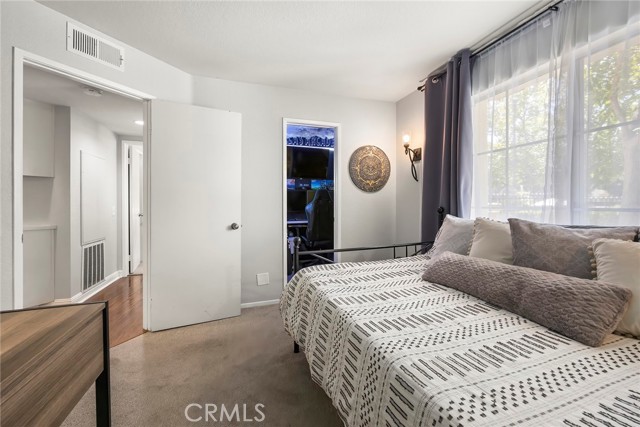 Detail Gallery Image 17 of 29 For 152 S Cross Creek Rd #D,  Orange,  CA 92869 - 2 Beds | 2 Baths