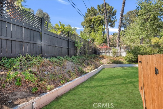 Detail Gallery Image 34 of 40 For 4941 Rigoletto St, Woodland Hills,  CA 91364 - 3 Beds | 2/1 Baths