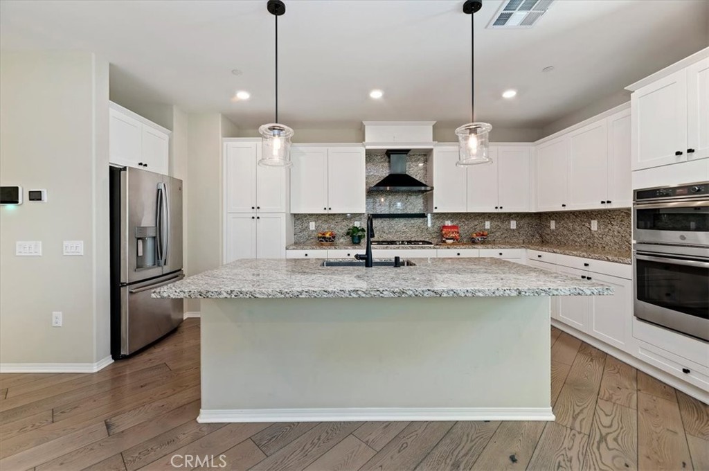 https://media.crmls.org/medias/71b191c0-c252-4275-a297-9edc78f40b78.jpg?preset=X-Large