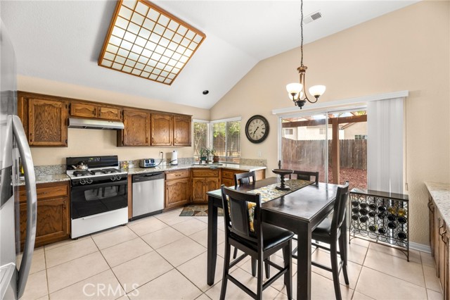 40723 Mountain Pride, Murrieta CA: https://media.crmls.org/medias/71b1ea15-f69d-48e0-94b4-b5d30371658f.jpg