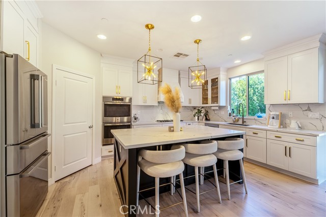 Detail Gallery Image 13 of 39 For 17065 Cantlay, Lake Balboa,  CA 91406 - 4 Beds | 3 Baths