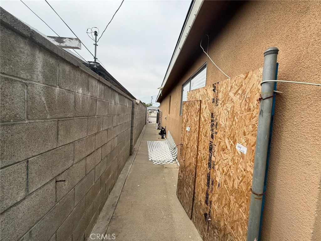 https://media.crmls.org/medias/71b23c86-e7fd-41a3-9306-a6ae2cbf61b9.jpg?preset=X-Large