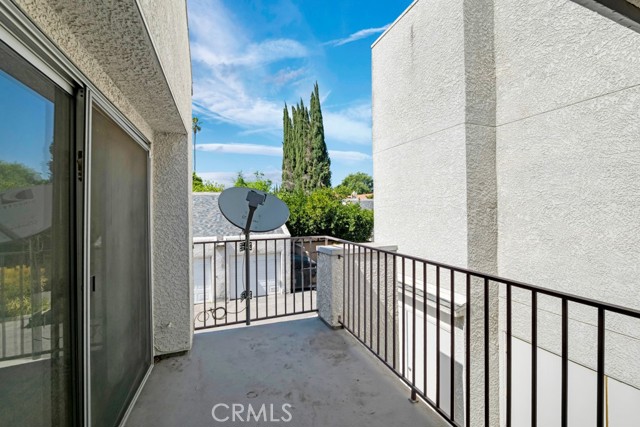 20155 Keswick Street, Winnetka CA: https://media.crmls.org/medias/71b281a6-66f8-4306-aa09-38124bb1662d.jpg