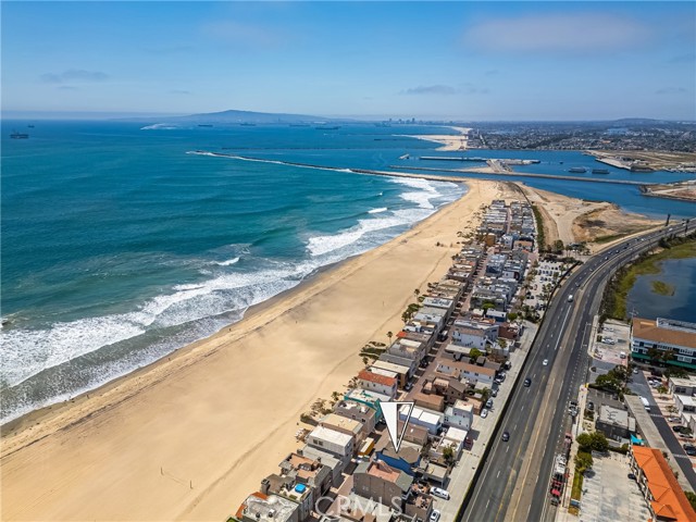 51 B Surfside Avenue, Surfside CA: https://media.crmls.org/medias/71b2b701-1b47-426f-b06e-96fe33d85d61.jpg