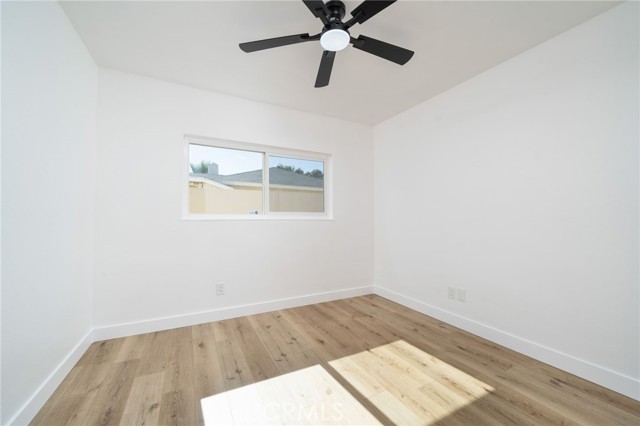 321 W Scott Street, Rialto CA: https://media.crmls.org/medias/71b3eb0f-c23c-4735-9beb-c9b035e545bf.jpg
