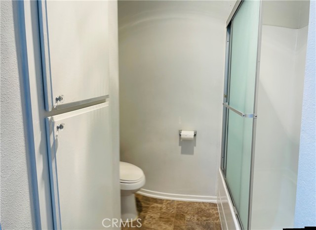 Detail Gallery Image 8 of 24 For 6815 Remmet Ave #219,  Canoga Park,  CA 91303 - 1 Beds | 1 Baths