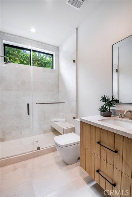 Detail Gallery Image 36 of 54 For 5929 Melvin Ave, Tarzana,  CA 91356 - 5 Beds | 6 Baths