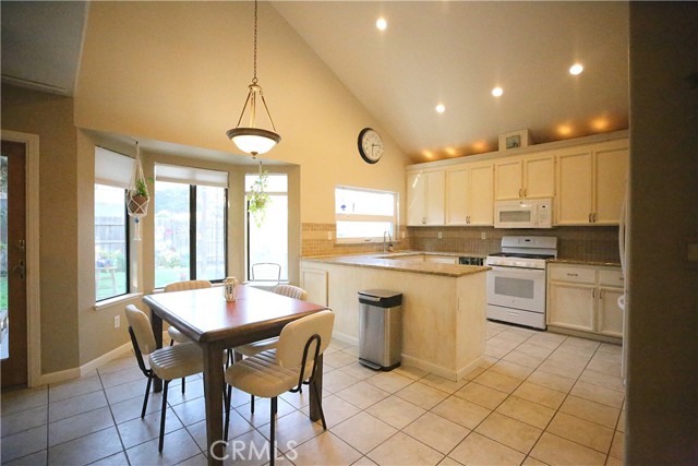 Detail Gallery Image 17 of 68 For 999 River Ave, Oakdale,  CA 95361 - 5 Beds | 4 Baths