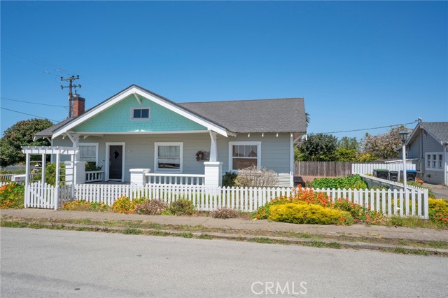 Detail Gallery Image 3 of 26 For 145 W Pine St, Fort Bragg,  CA 95437 - 3 Beds | 2 Baths