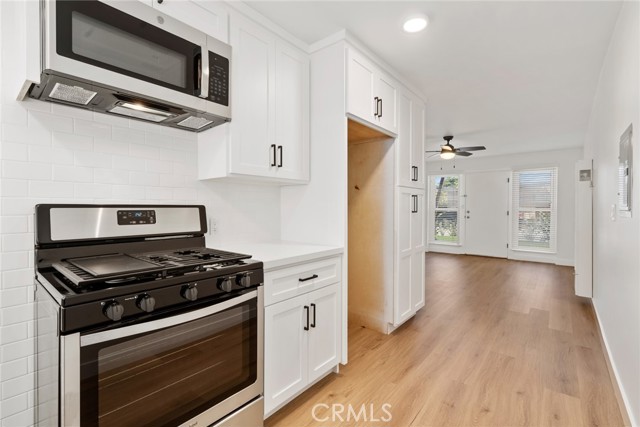 Detail Gallery Image 9 of 12 For 1637 Irvine Ave #D,  Costa Mesa,  CA 92627 - 0 Beds | 1 Baths