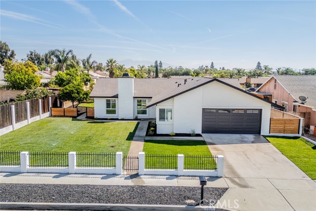 Detail Gallery Image 2 of 47 For 9905 Elm, Fontana,  CA 92335 - 4 Beds | 2 Baths