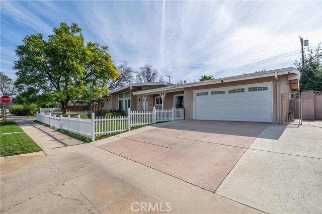 Detail Gallery Image 33 of 35 For 23000 Brenford Street, Woodland Hills,  CA 91364 - 4 Beds | 4 Baths