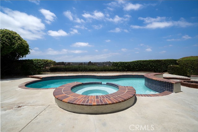 Image 16 of 23 For 26611 Loma Verde