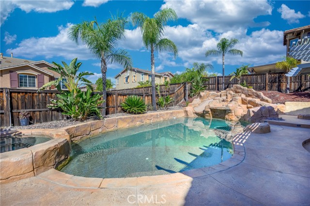 Detail Gallery Image 2 of 32 For 41048 Sunsprite St, Lake Elsinore,  CA 92532 - 4 Beds | 2/1 Baths