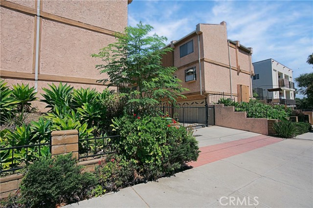 Detail Gallery Image 1 of 1 For 369 N La Fayette Park Pl #4,  Los Angeles,  CA 90026 - 2 Beds | 1/1 Baths