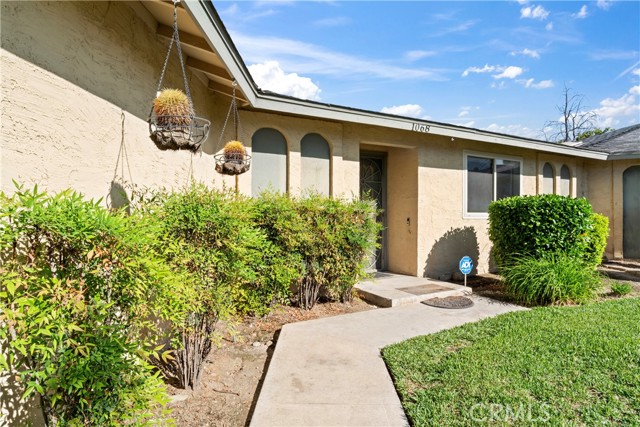 Detail Gallery Image 2 of 37 For 1068 Occidental Cir, Redlands,  CA 92374 - 3 Beds | 2 Baths