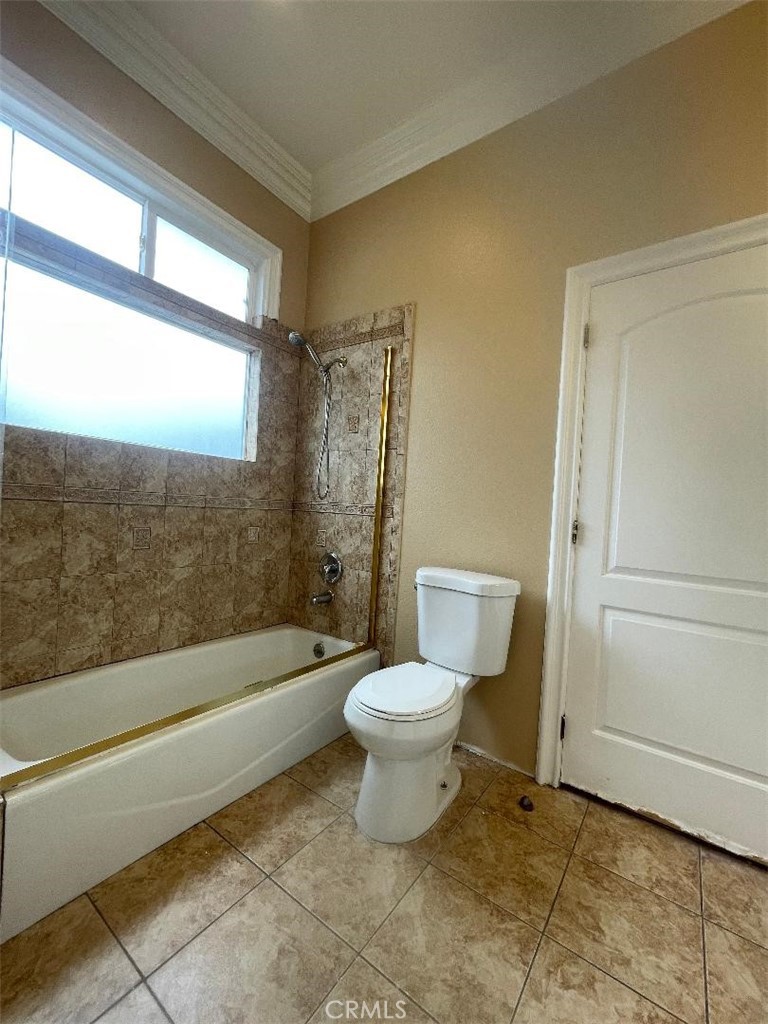 https://media.crmls.org/medias/71b920f6-5a99-4cd2-92b9-07dd39031817.jpg?preset=X-Large