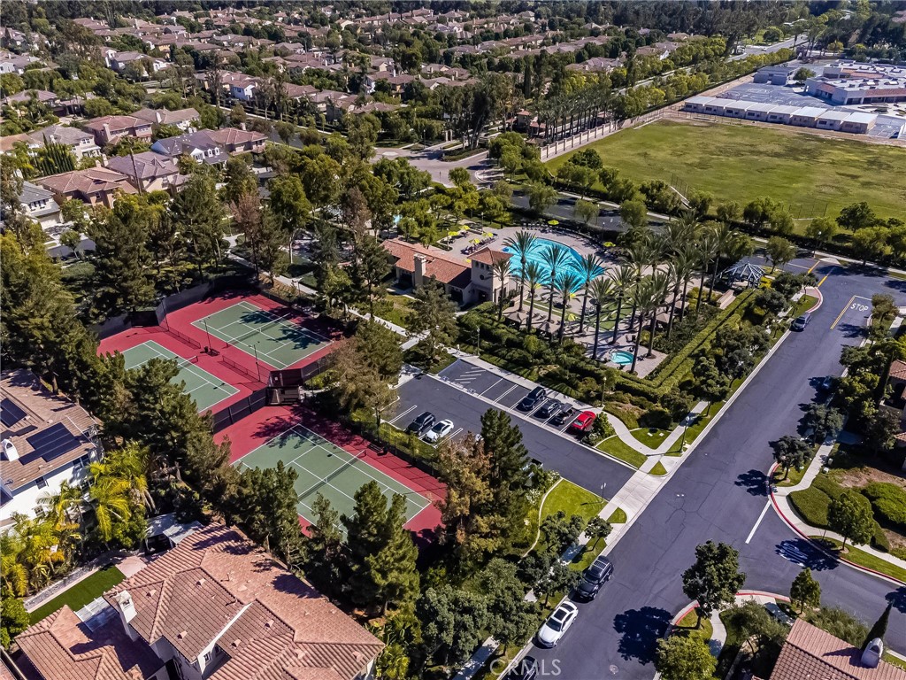 https://media.crmls.org/medias/71b92a0e-ca1d-4a1d-89da-e45814ce7565.jpg?preset=X-Large