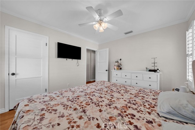 5514 Bellflower Blvd, Lakewood CA: https://media.crmls.org/medias/71b9b510-743e-4ebc-a5de-c8ffced4e879.jpg