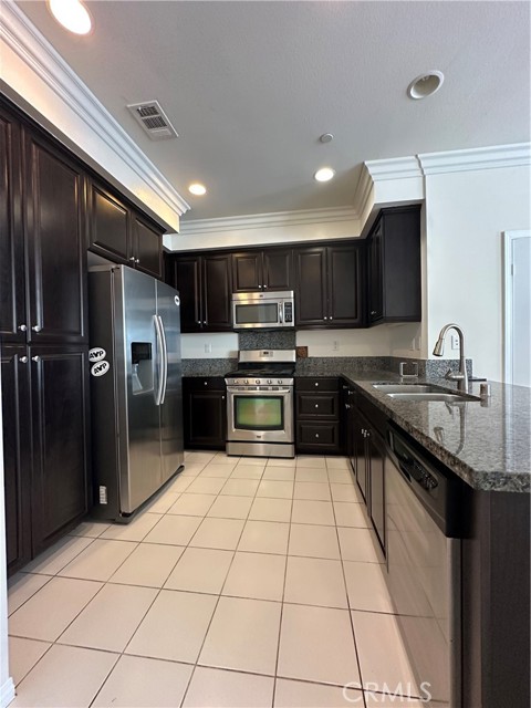 15234 Davenport Street, Tustin CA: https://media.crmls.org/medias/71ba50d3-74ed-41a7-9140-777c3a6bc776.jpg
