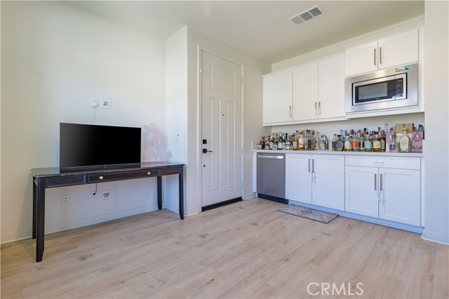 Detail Gallery Image 26 of 27 For 15755 Parry Peak Dr, Fontana,  CA 92336 - 6 Beds | 3/1 Baths