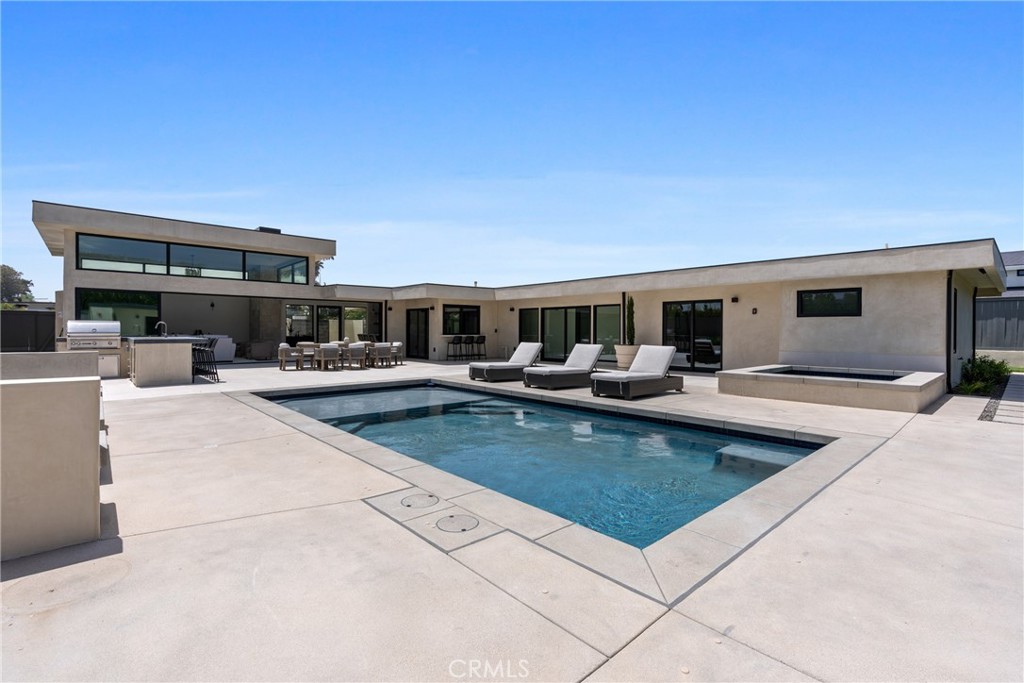 71bb0886 7ead 4b7b A402 0ca2218ca3d5