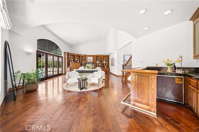 519 Connie Rae Way, Arcadia CA: https://media.crmls.org/medias/71bbac78-51dc-4618-9165-3f4402a2c443.jpg